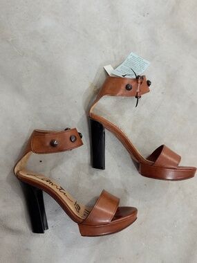 NWOB LANVIN BROWN LEATHER PLATFORM HEEL 38